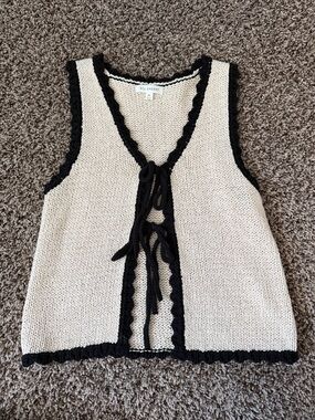 Blu Pepper Cream Knit Tie-Front Tank with Black Trim